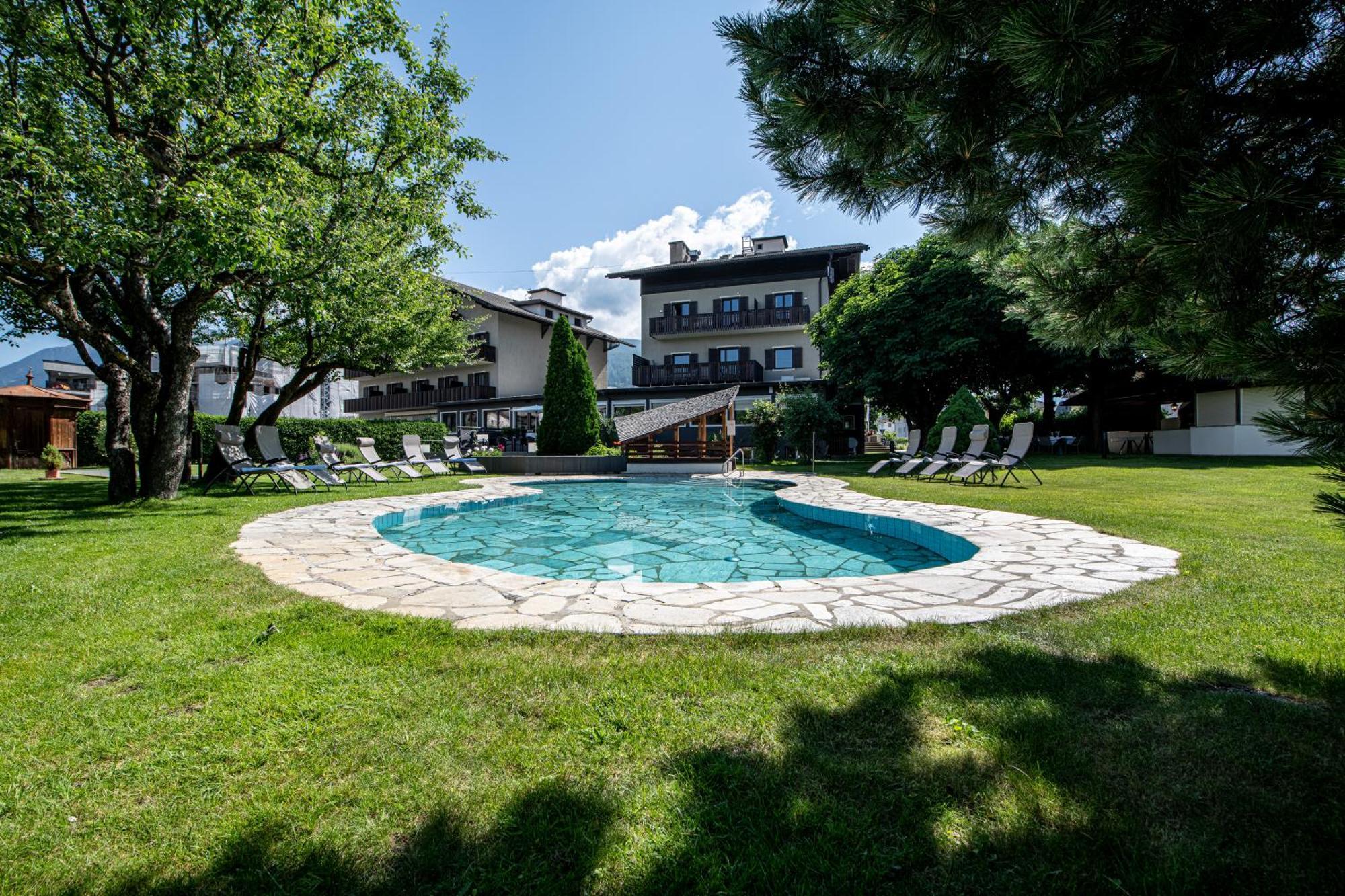 Hotel Ander Bruneck Exteriör bild